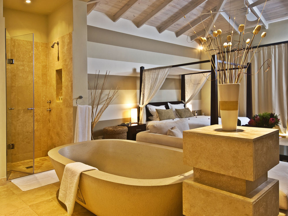 Lodge On The Lake And Wellness Spa Wilderness Exterior photo